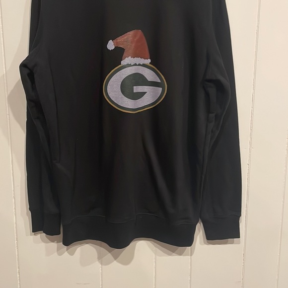 Green Bay Packers Santa Hat Logo Sweatshirt - Picture 4 of 7